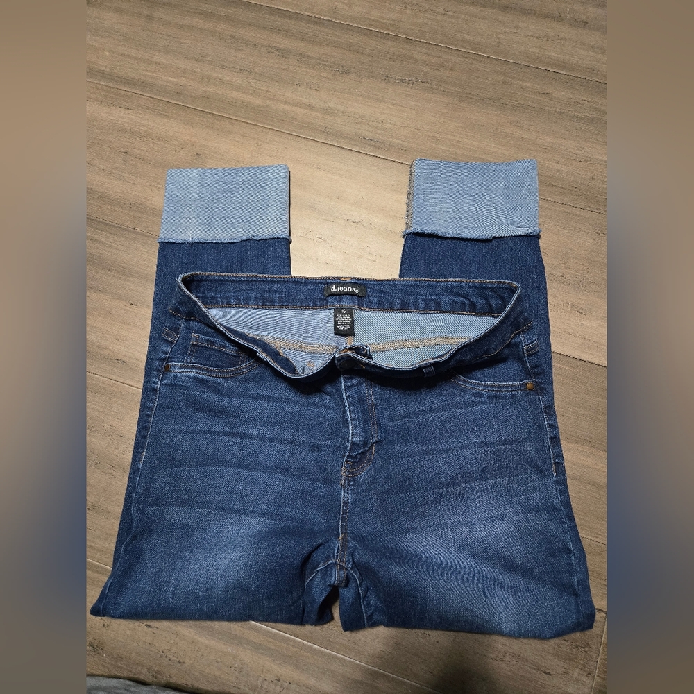 Classic Blue Women's Jeans - Picture 3 of 5